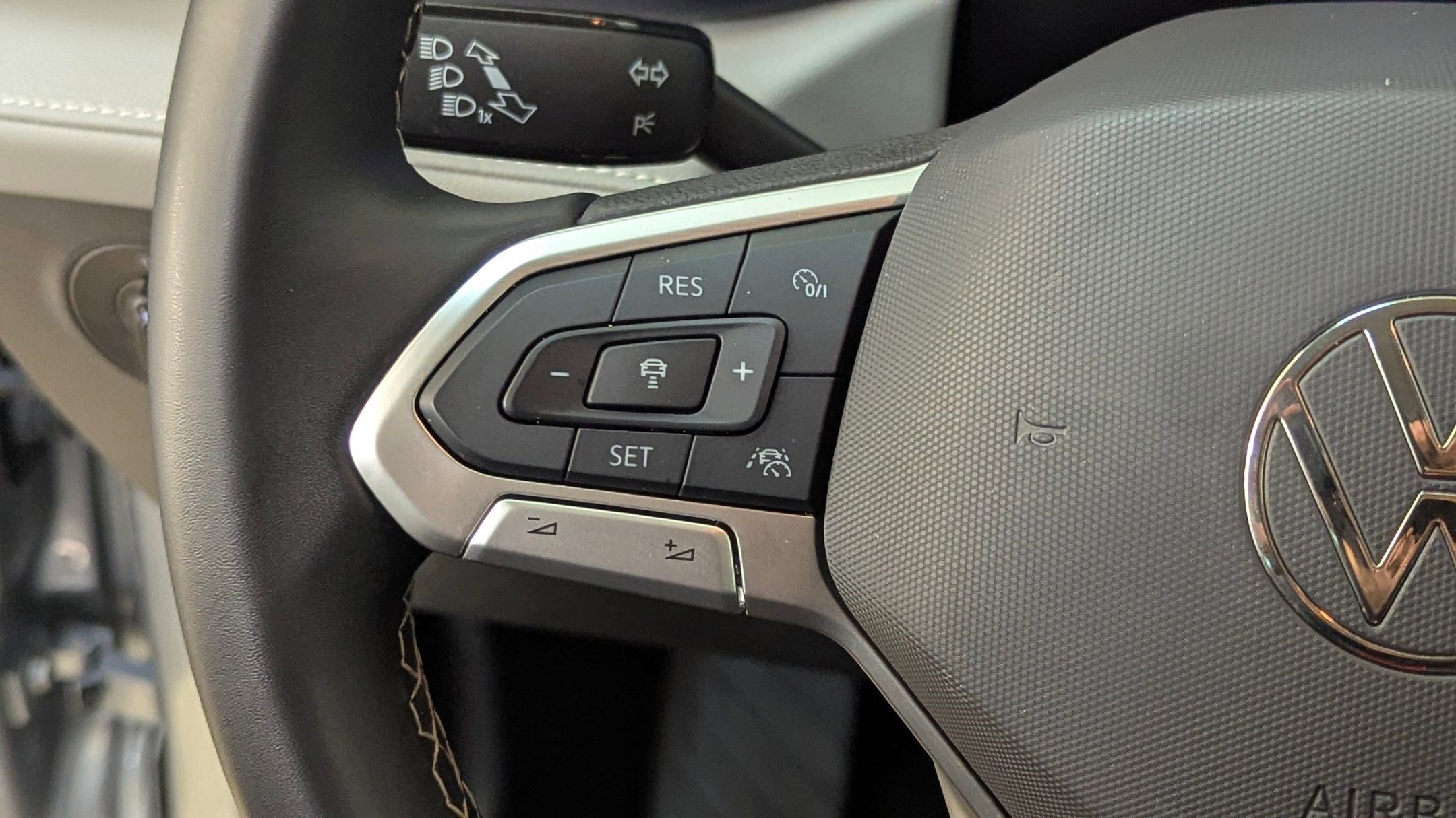 Used 2024 Volkswagen Taos SE image 16