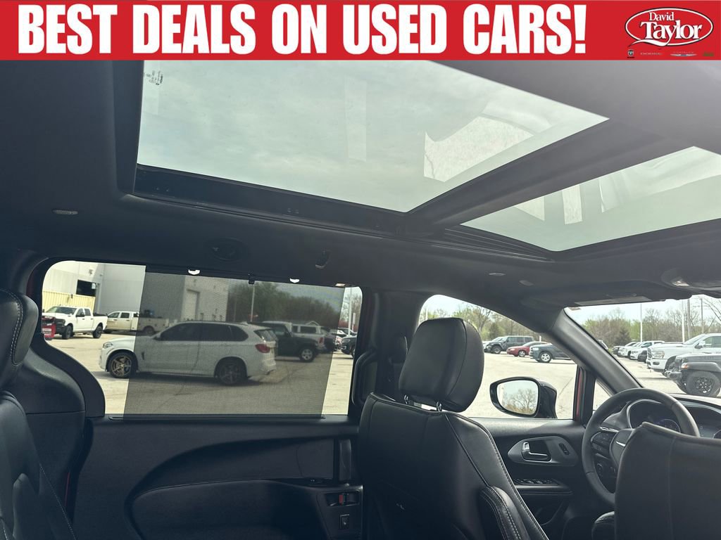 Used 2025 Chrysler Pacifica Limited FWD image 37