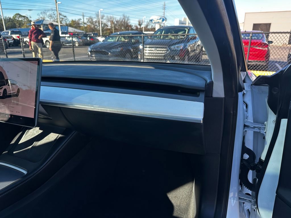 Used 2023 Tesla Model 3 Standard Range image 33