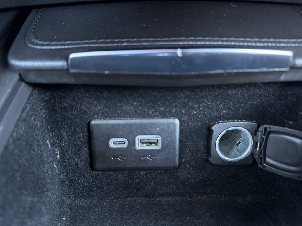 Used 2024 Cadillac XT4 Premium Luxury image 24