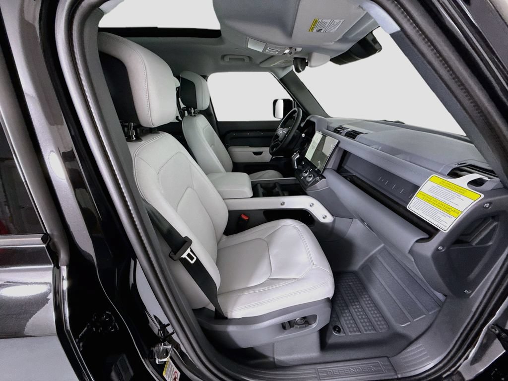 New 2026 Land Rover Defender 110 X-Dynamic SE AWD/4WD image 22