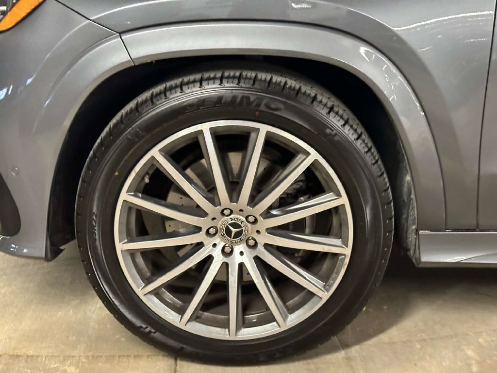 Used 2025 Mercedes-Benz GLS 450 4MATIC w/ AMG Line Exterior image 9