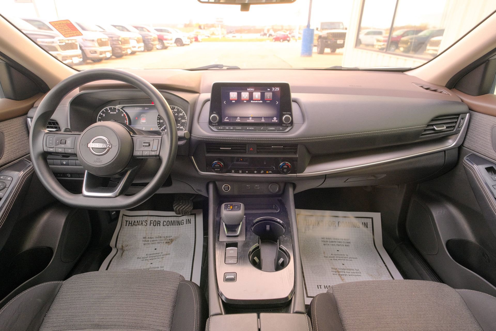 Used 2023 Nissan Rogue SV image 32