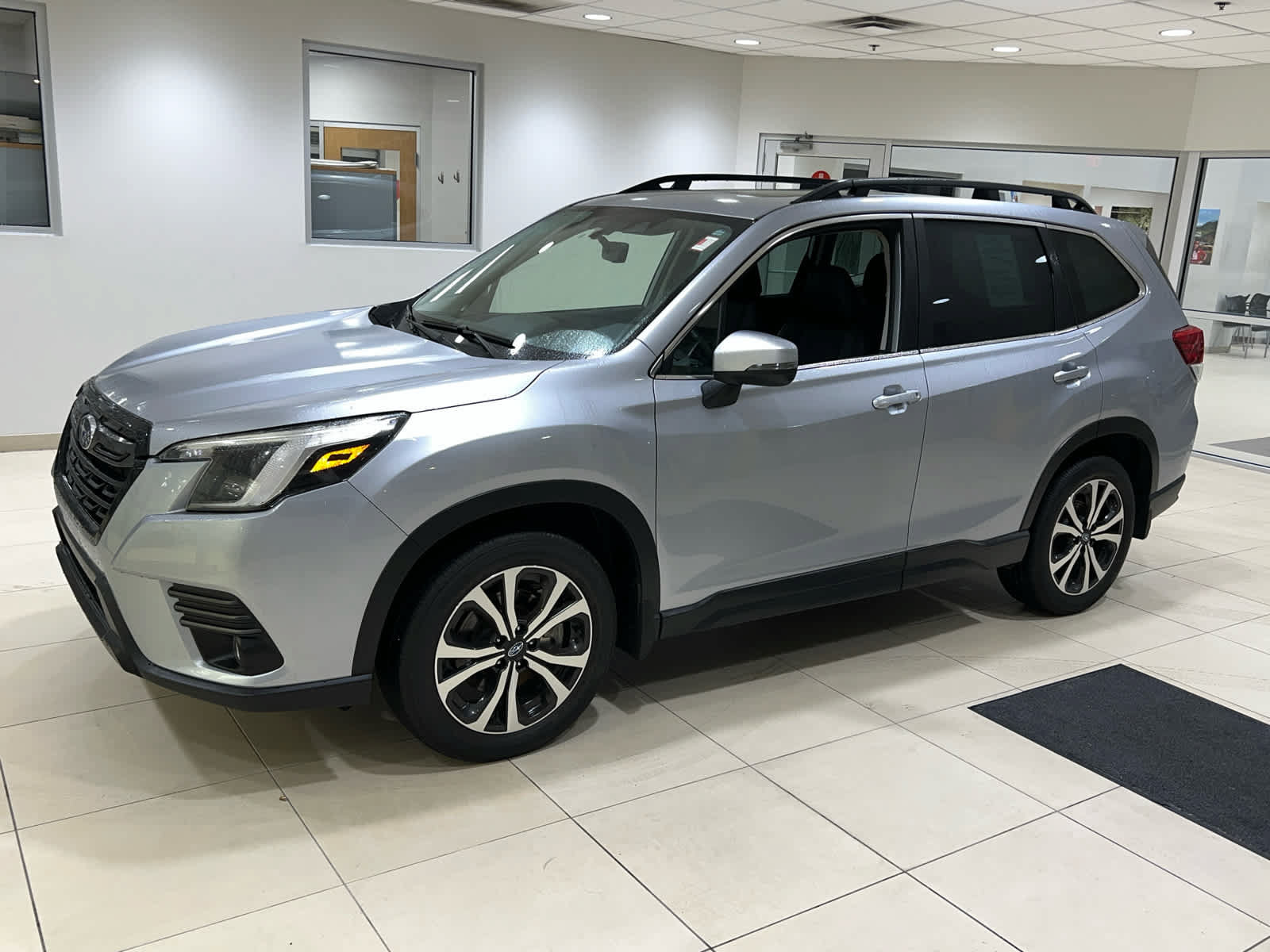 Used 2023 Subaru Forester Limited w/ Popular Package #2 AWD/4WD image 4