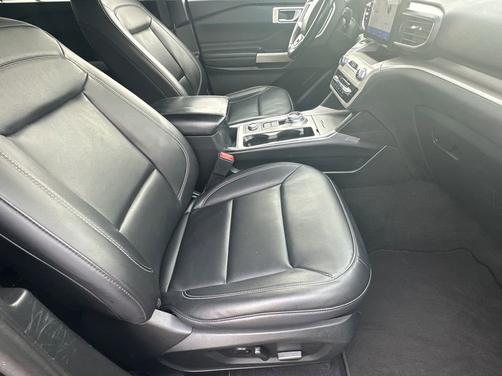 Certified 2023 Ford Explorer XLT w/ Equipment Group 202A AWD/4WD image 13