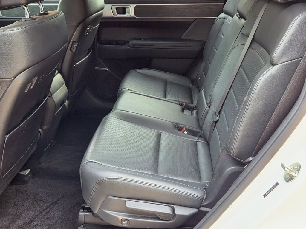 Used 2024 Hyundai Santa Fe Limited AWD/4WD image 13