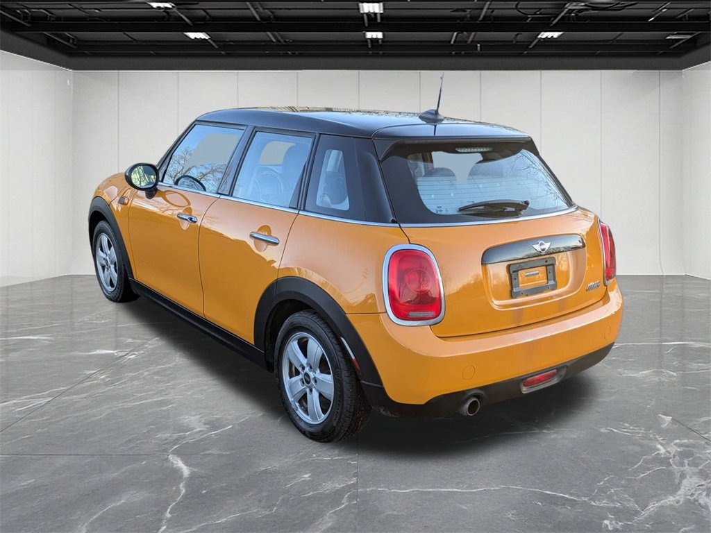 Used 2017 MINI Cooper 4-Door Hardtop image 3