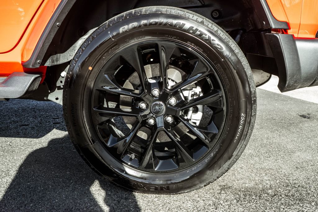 Used 2025 Jeep Wrangler Unlimited Sahara image 37