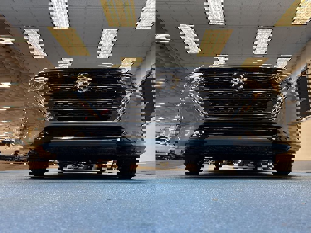 Used 2025 Nissan Sentra SV w/ All-Weather Package FWD image 13