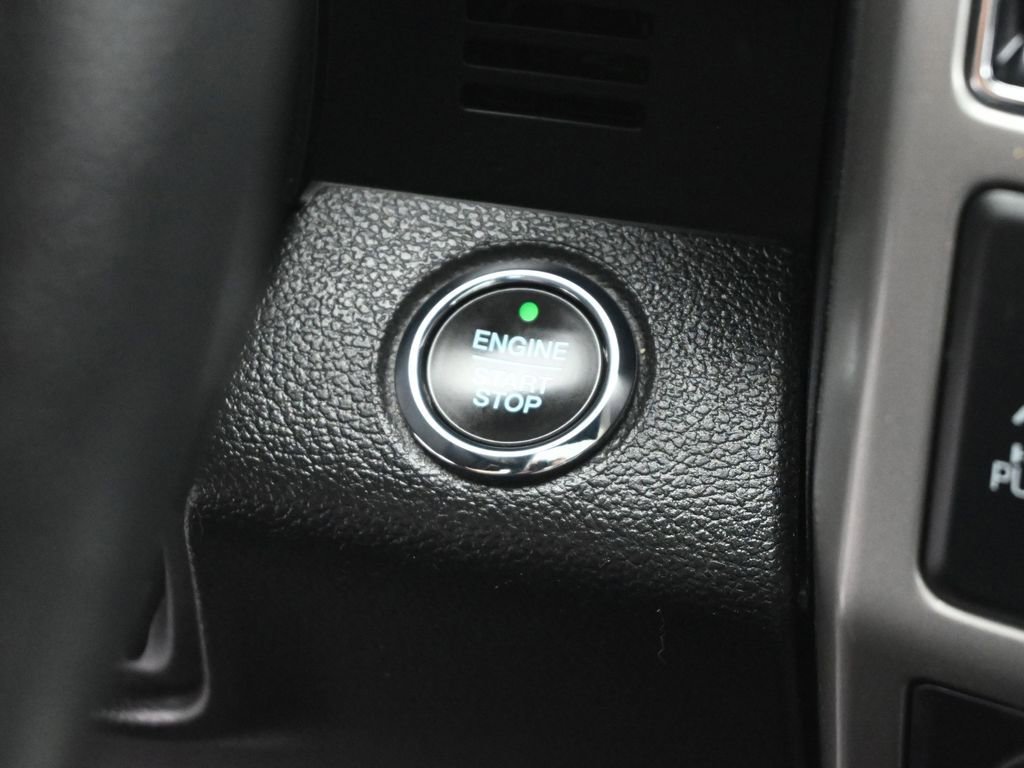 Used 2018 Ford F150 Lariat w/ Equipment Group 502A Luxury AWD/4WD image 13