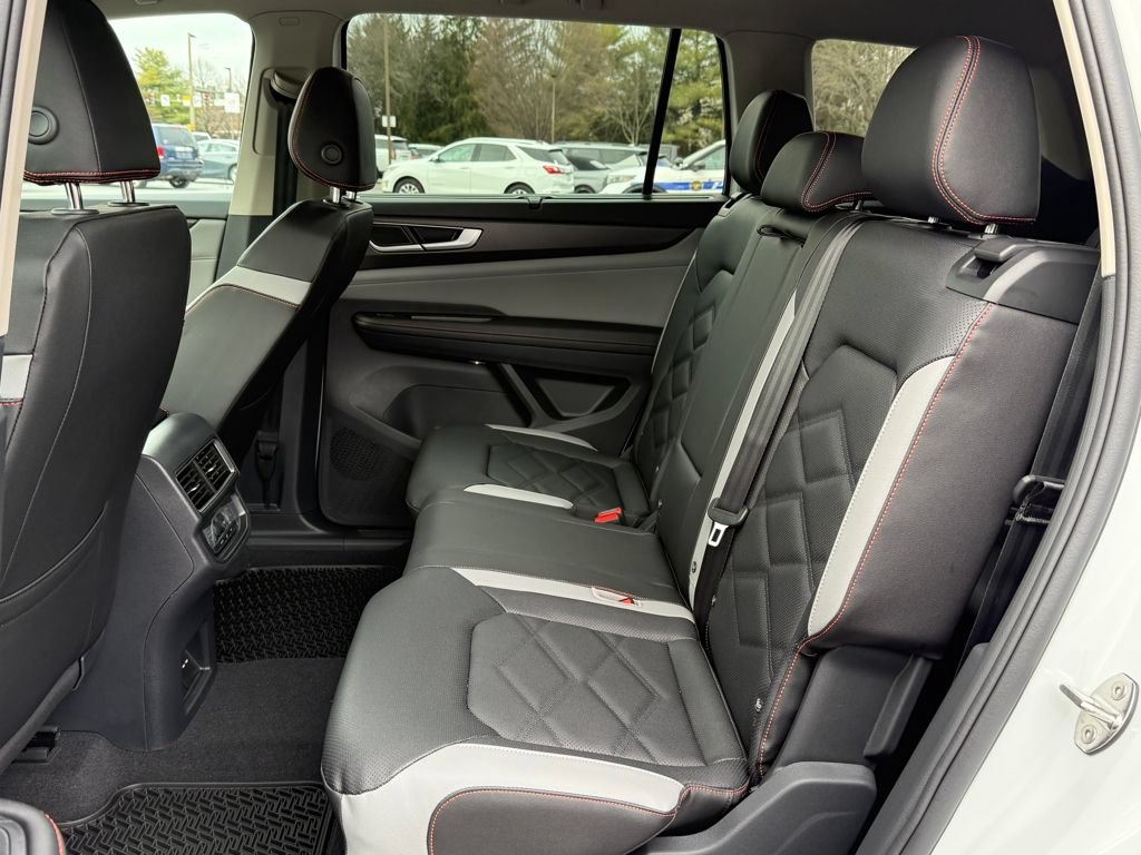 New 2026 Volkswagen Atlas Peak Edition AWD/4WD image 10