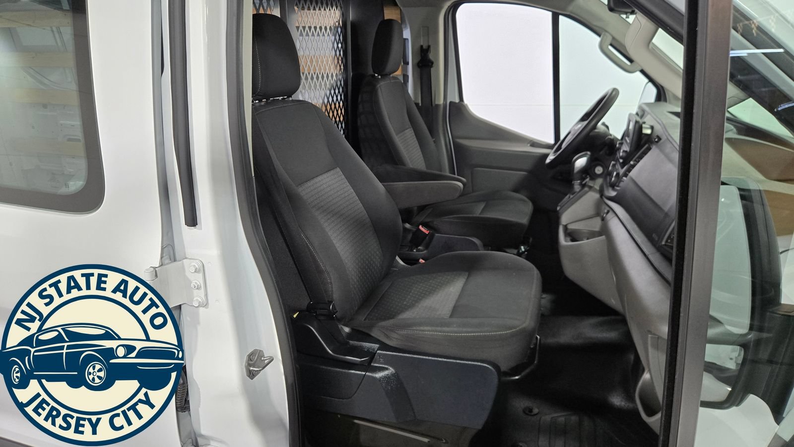 Used 2022 Ford Transit 250 Low Roof w/ Exterior Upgrade Package RWD image 27