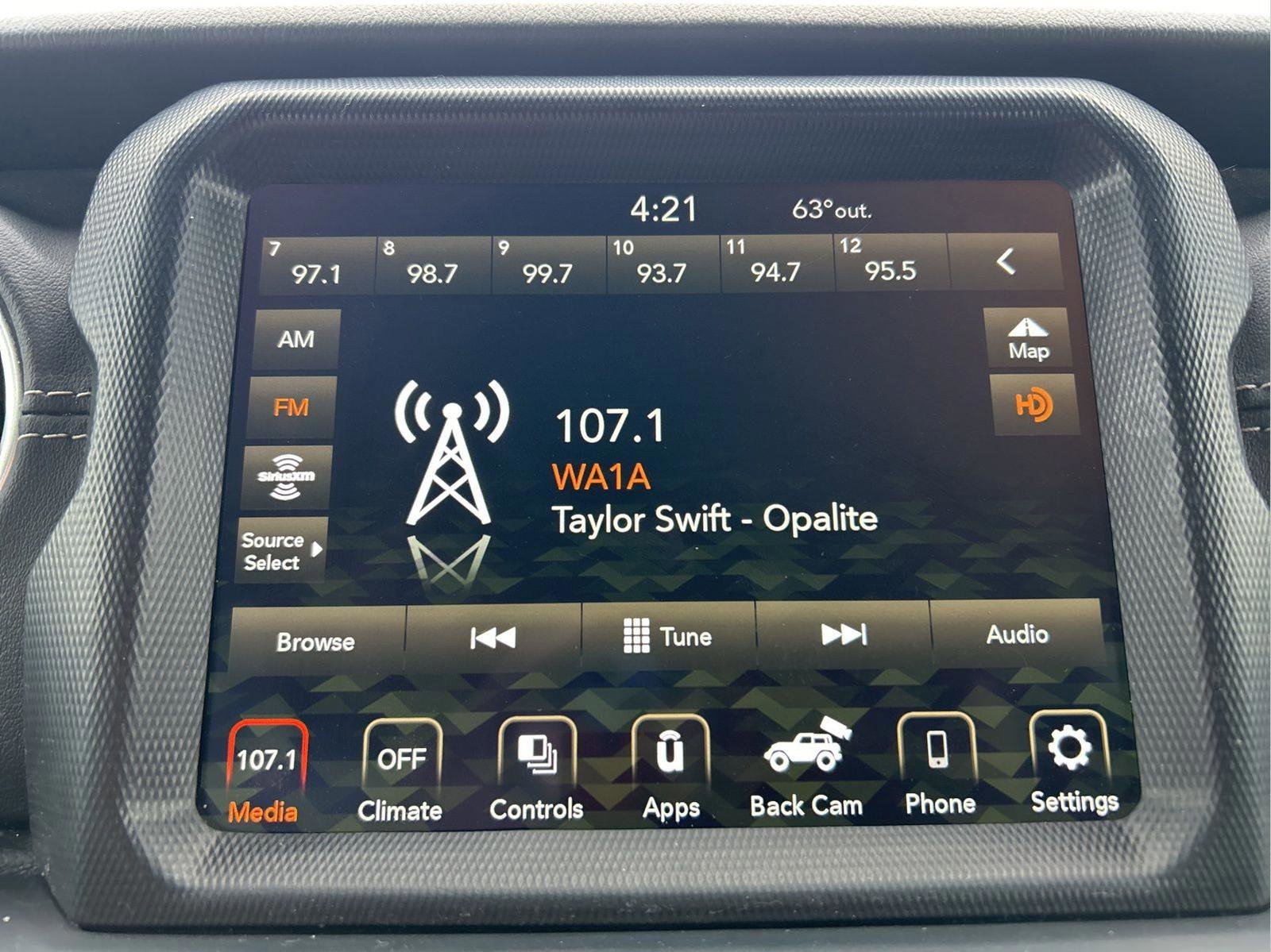 Certified 2021 Jeep Wrangler Unlimited Sahara image 29