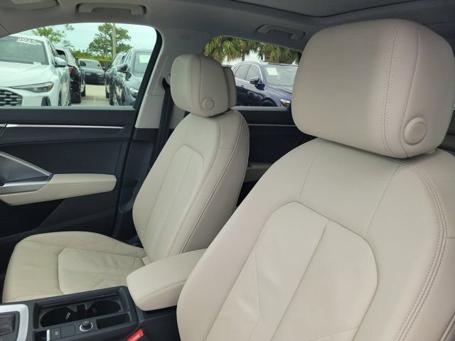 Used 2020 Audi Q3 2.0T Premium Plus w/ Premium Plus Package AWD/4WD image 15
