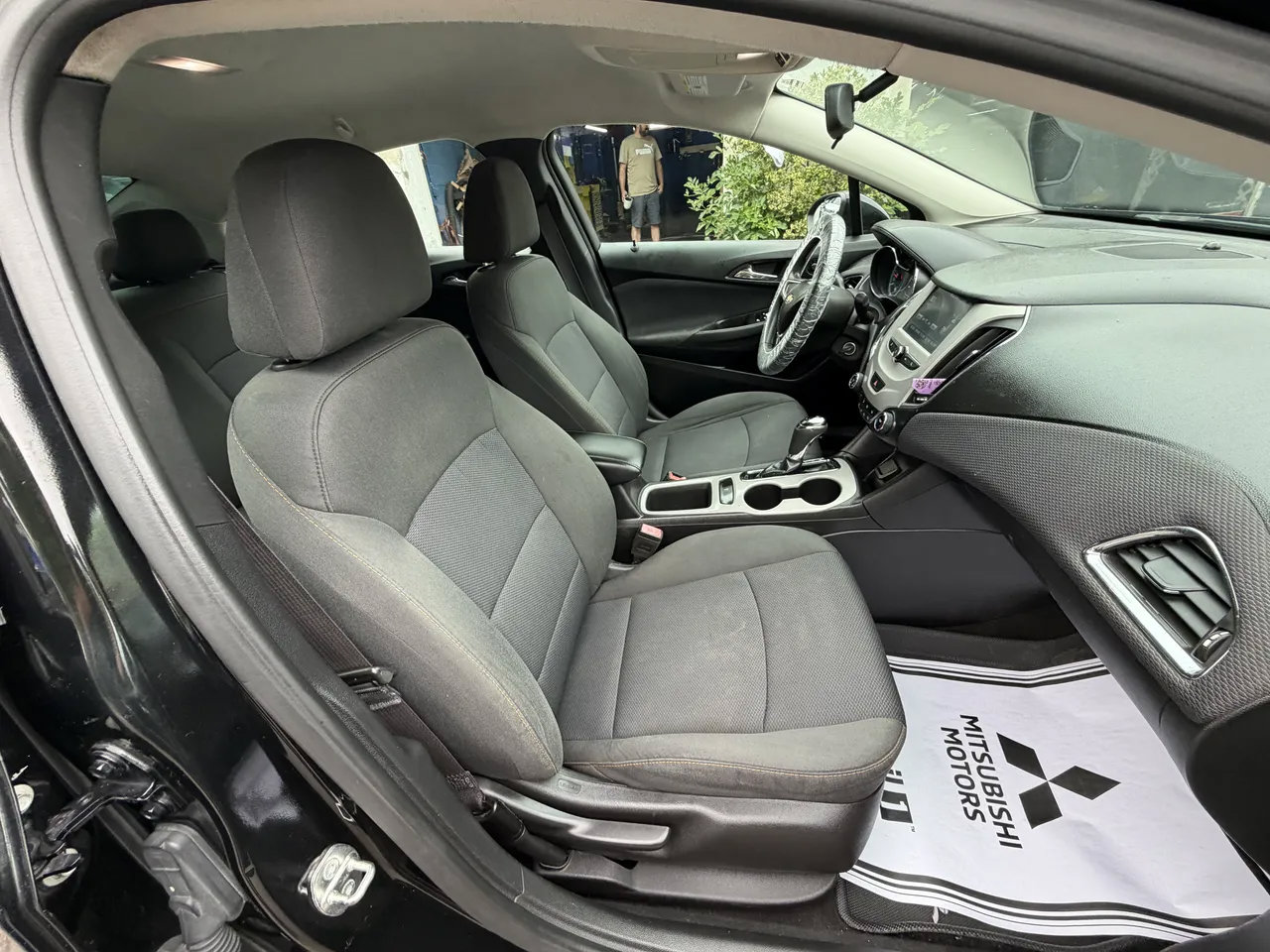 Used 2017 Chevrolet Cruze LS FWD image 34