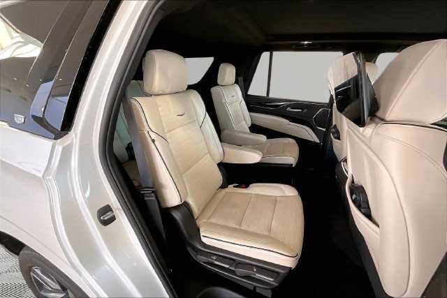 Used 2024 Cadillac Escalade Sport w/ Touring Package AWD/4WD image 17