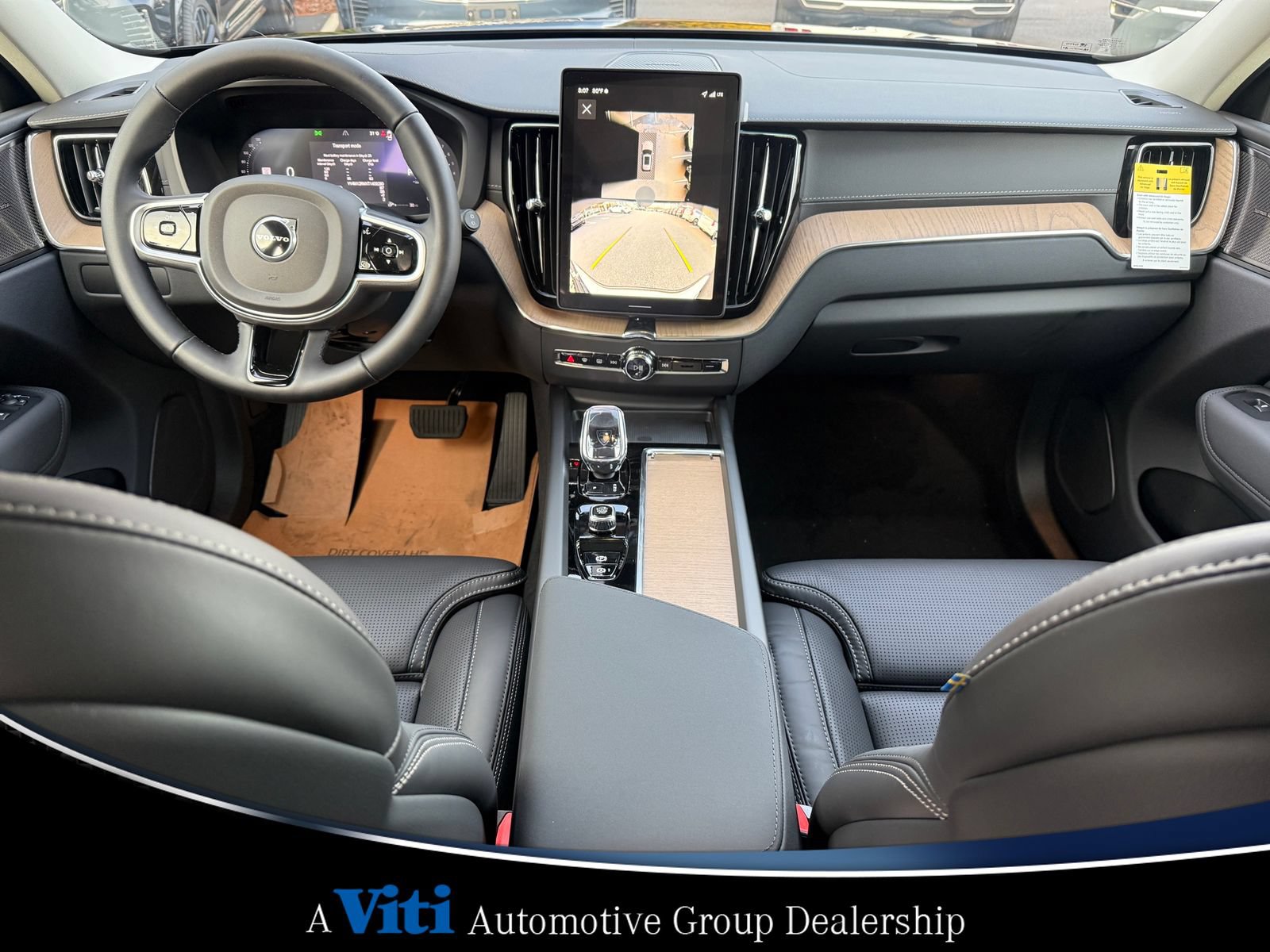 Used 2026 Volvo XC60 B5 Ultra w/ Protection Package Premier AWD/4WD image 2