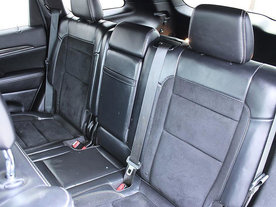 Used 2015 Jeep Grand Cherokee SRT w/ Luxury Group II AWD/4WD image 14