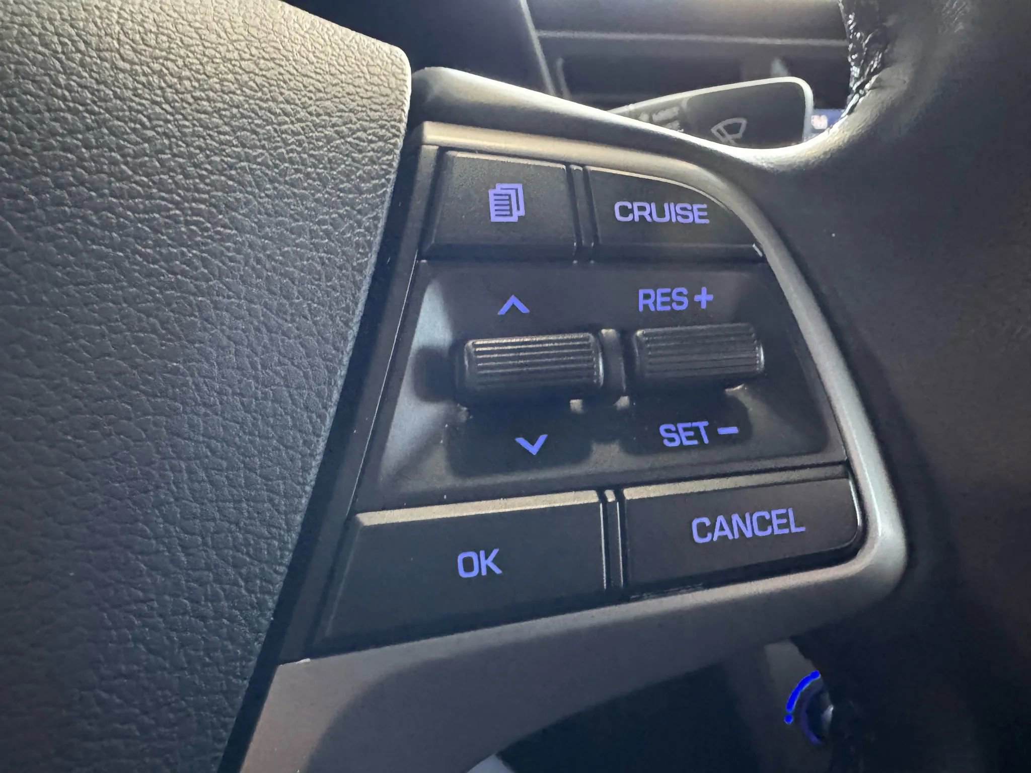 Used 2017 Hyundai Elantra Value Edition image 24