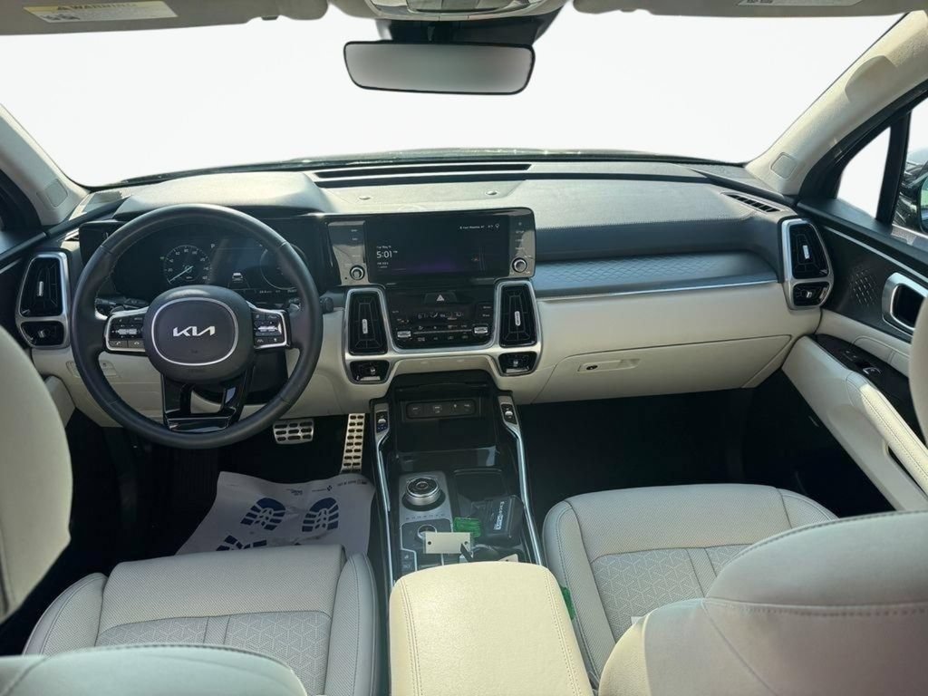 Certified 2023 Kia Sorento SX Prestige AWD/4WD image 13