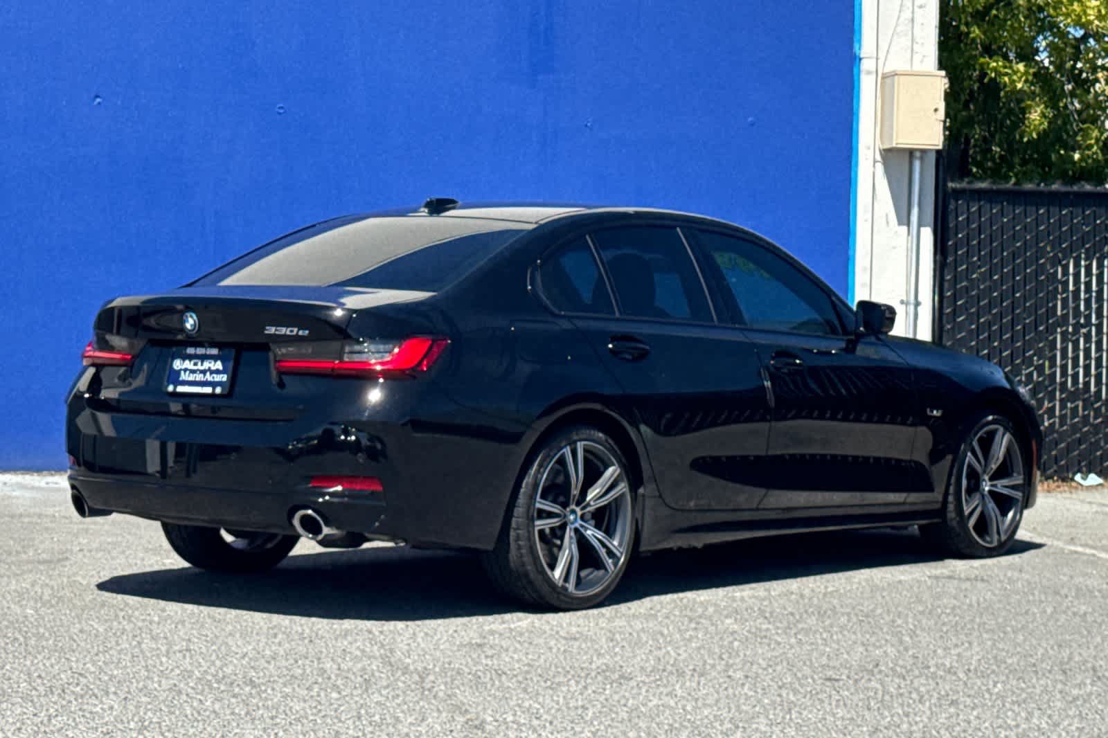 Used 2023 BMW 330e w/ Premium Package RWD image 3