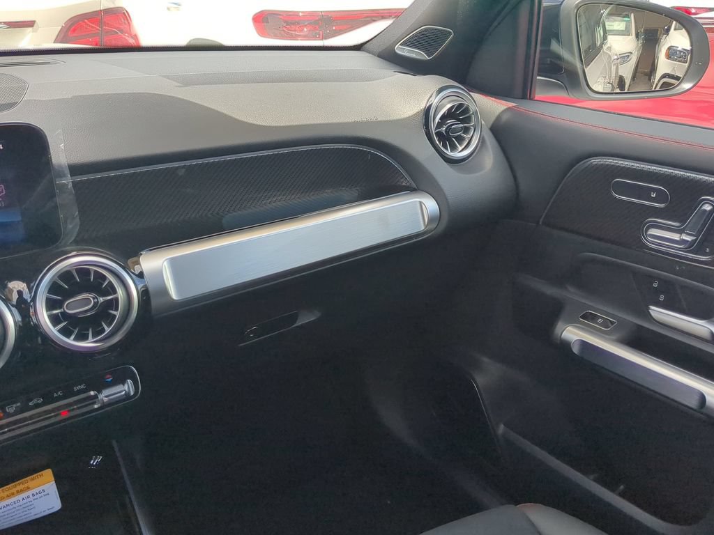 Certified 2024 Mercedes-Benz GLB 250 image 4