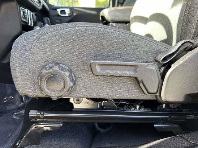 Certified 2025 Jeep Wrangler Unlimited Sahara AWD/4WD image 17