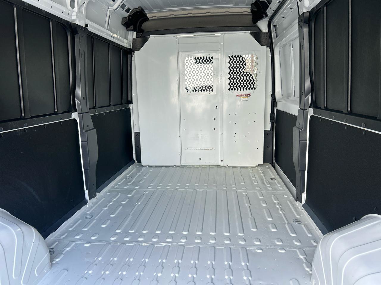 Used 2024 RAM ProMaster 2500 w/ Convenience Group FWD image 10