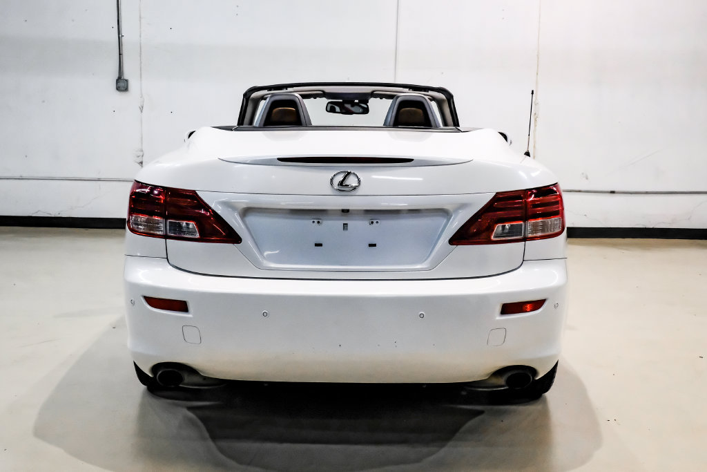 Used 2013 Lexus IS 250C w/ Luxury Pkg RWD image 16
