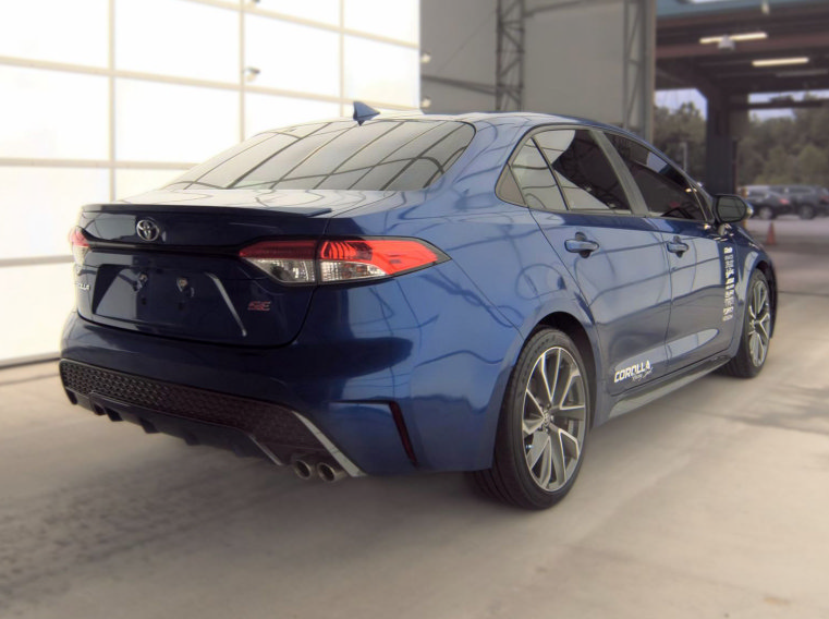 Used 2020 Toyota Corolla SE w/ SE Premium Package FWD image 3