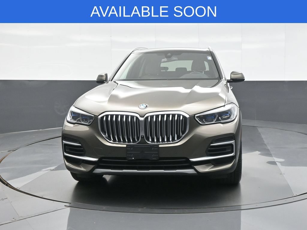 Used 2022 BMW X5 xDrive40i w/ Executive Package AWD/4WD image 2