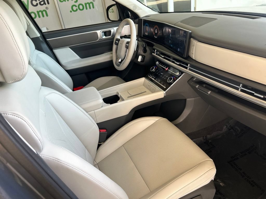 Used 2025 Hyundai Santa Fe SEL FWD image 22