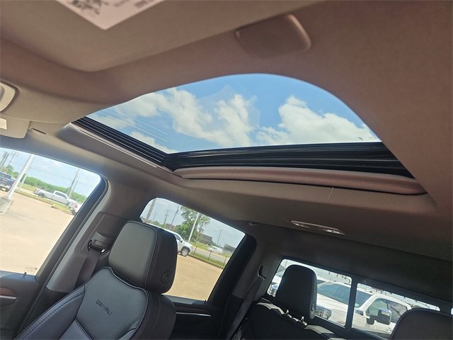 New 2025 GMC Sierra 3500 Denali w/ Denali Reserve Package image 14