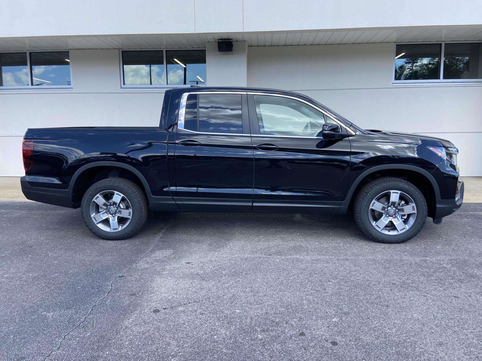 New 2026 Honda Ridgeline RTL image 2