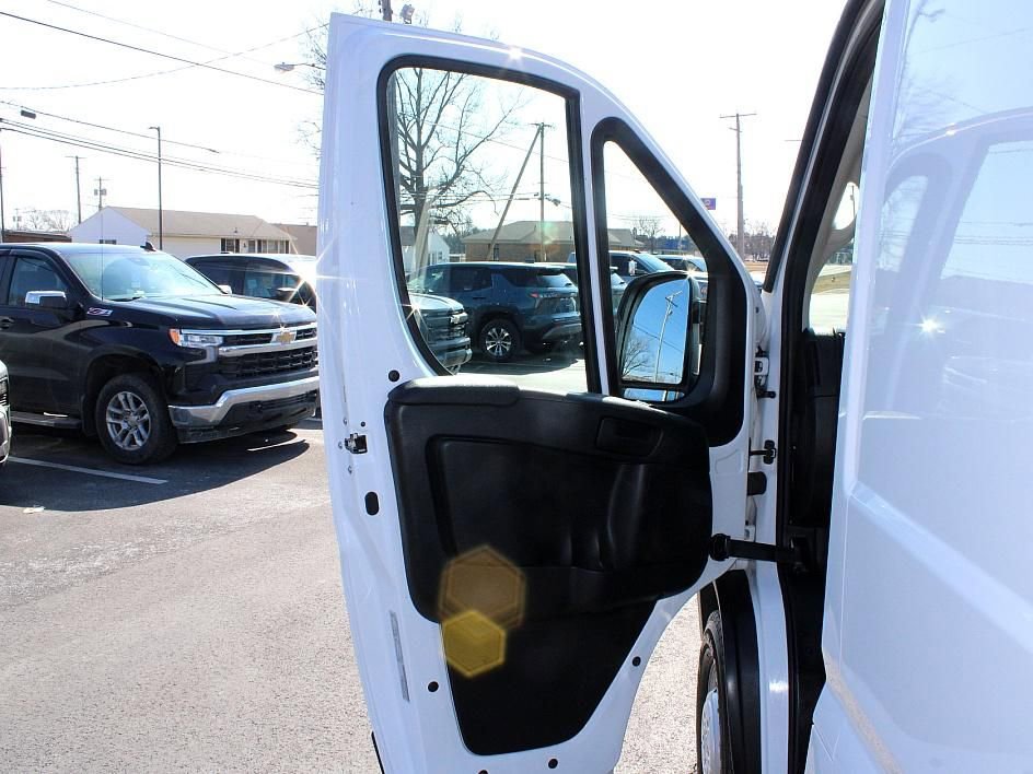 Used 2023 RAM ProMaster 2500 w/ Convenience Group image 12