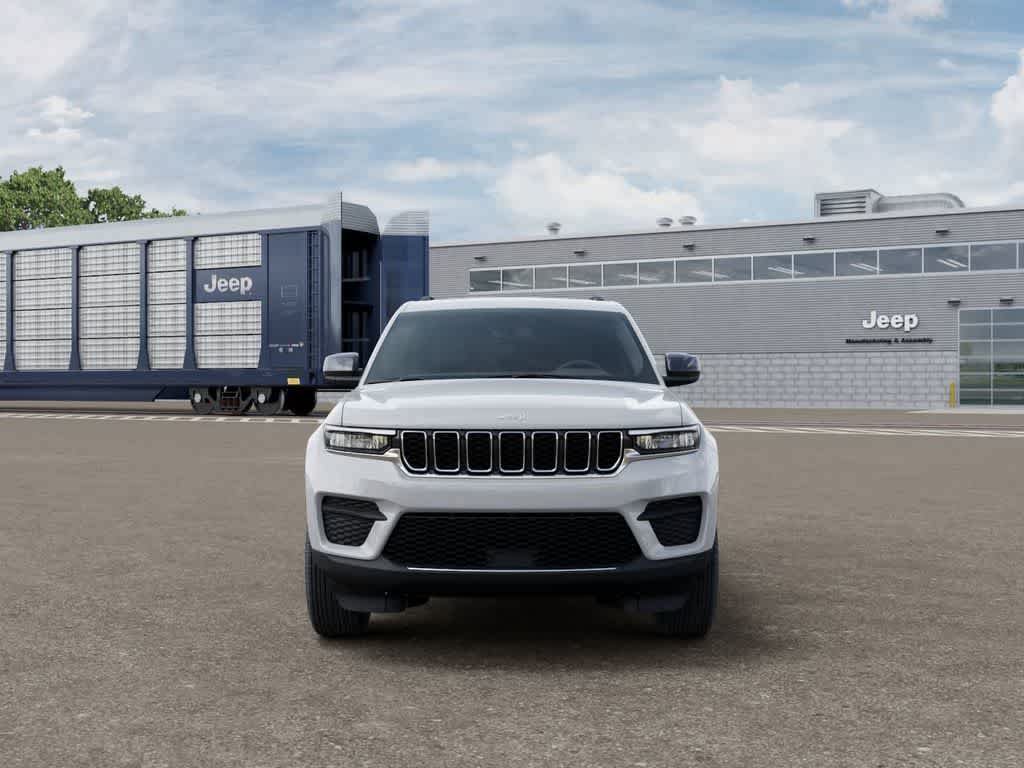 Certified 2025 Jeep Grand Cherokee Laredo X w/ Luxury Tech Group I AWD/4WD image 6