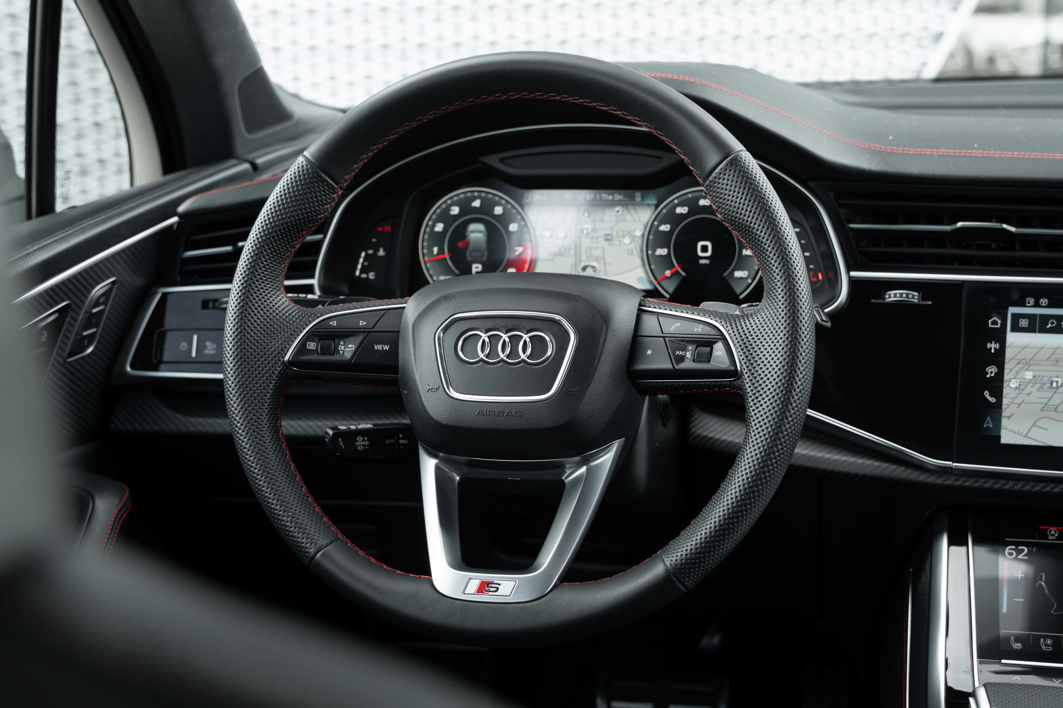 Certified 2025 Audi SQ7 Prestige AWD/4WD image 9