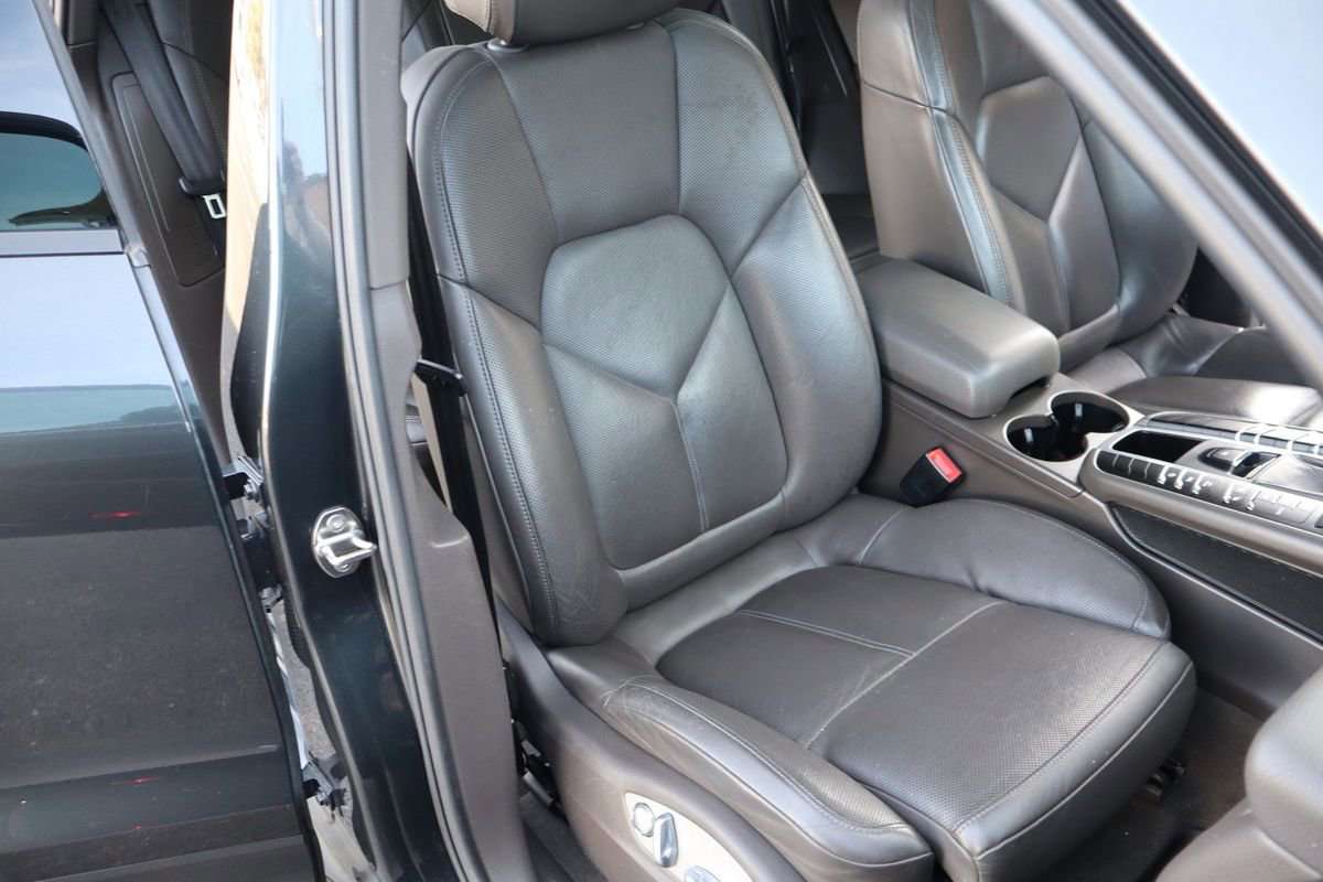 Used 2017 Porsche Macan image 21