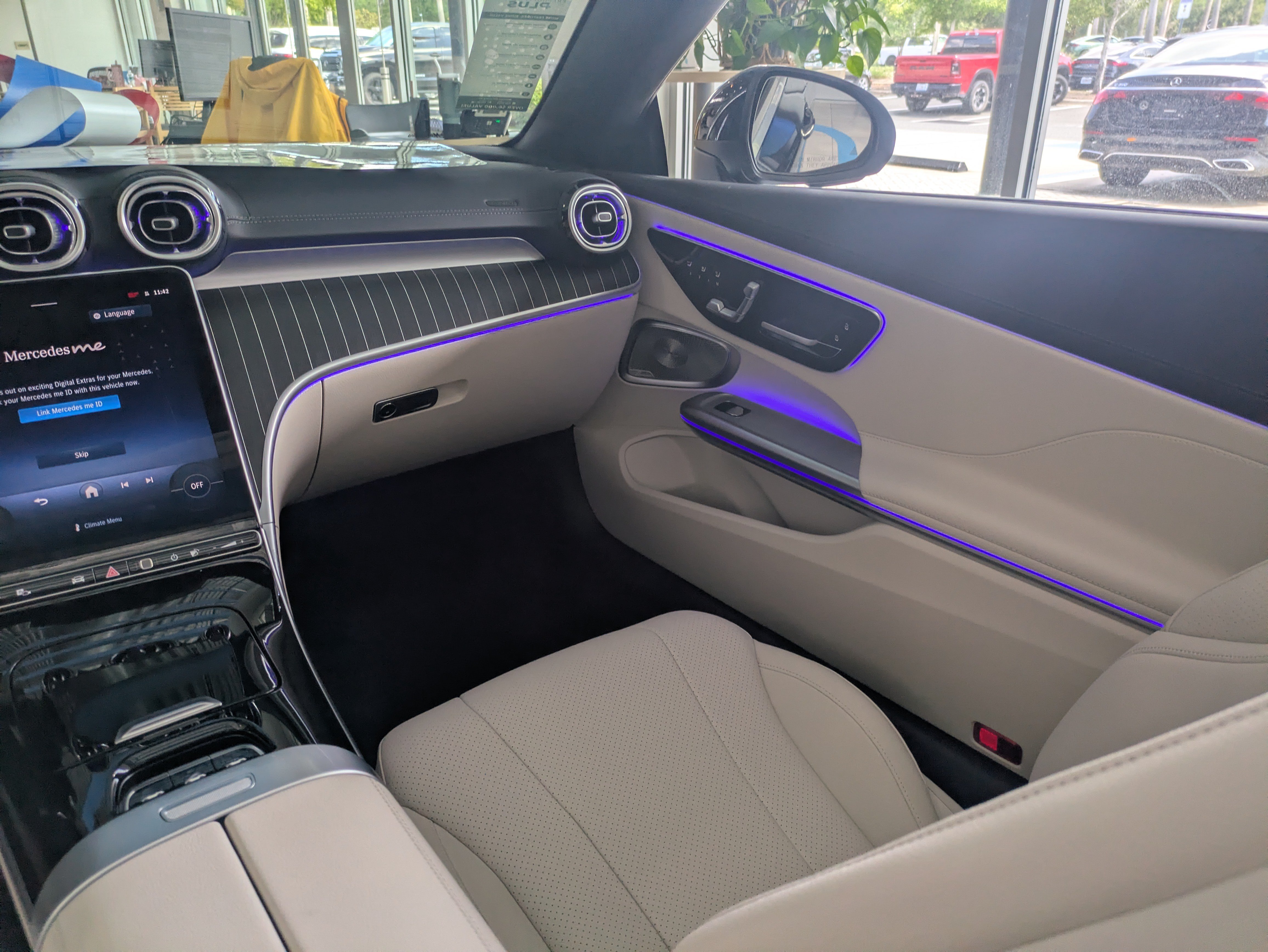 New 2027 Mercedes-Benz CLE 300 4MATIC Cabriolet image 15