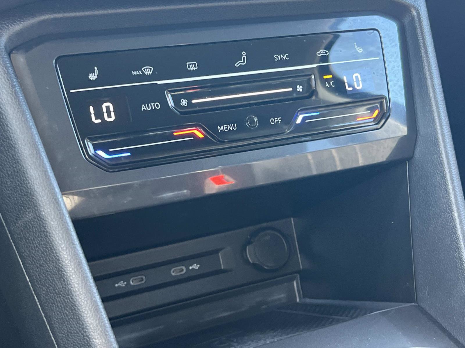 Certified 2022 Volkswagen Tiguan SE image 13