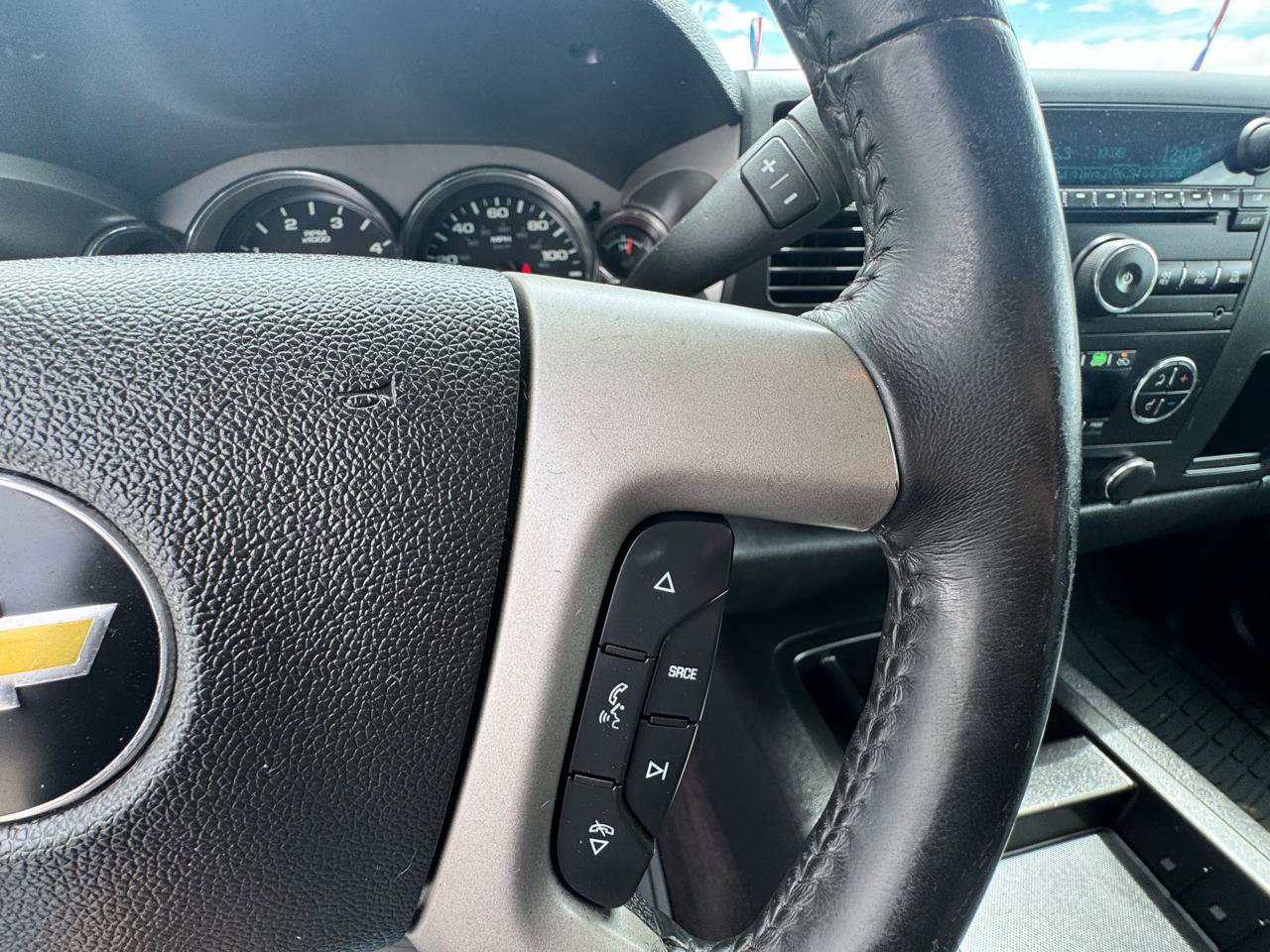 Used 2013 Chevrolet Silverado 2500 LT w/ Interior Plus Package AWD/4WD image 26