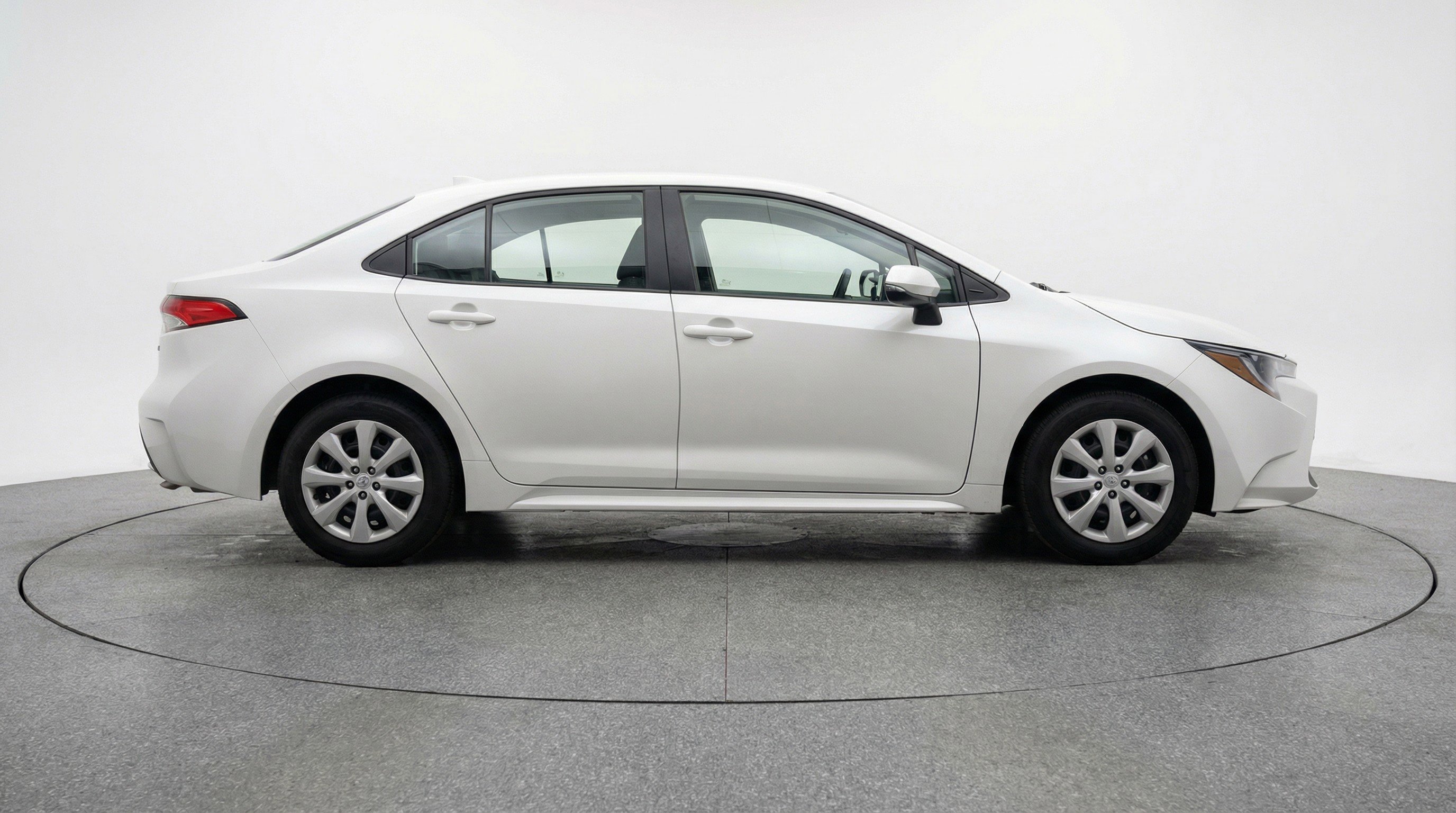 Used 2025 Toyota Corolla LE image 11