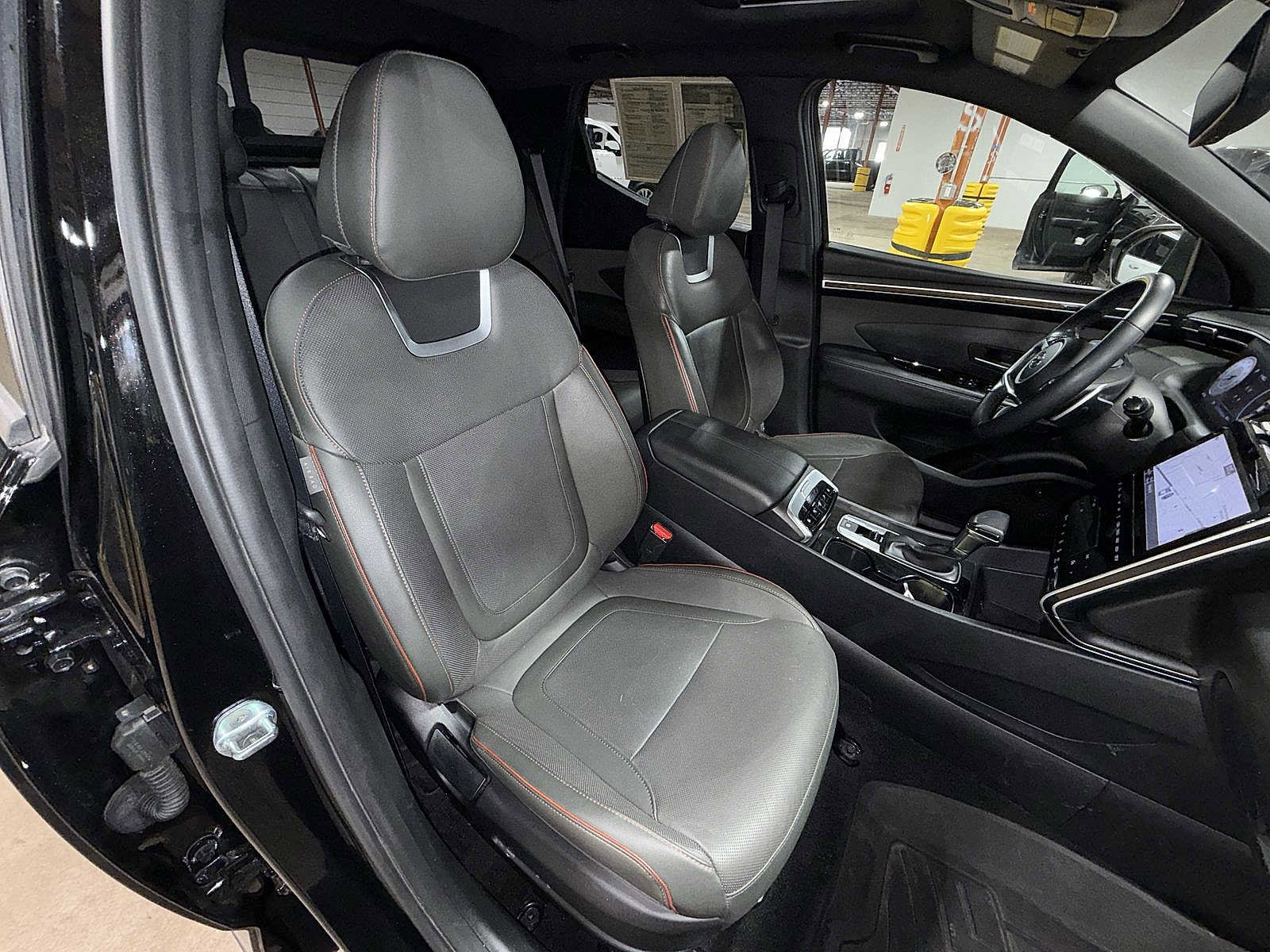 Used 2022 Hyundai Santa Cruz Limited AWD/4WD image 16