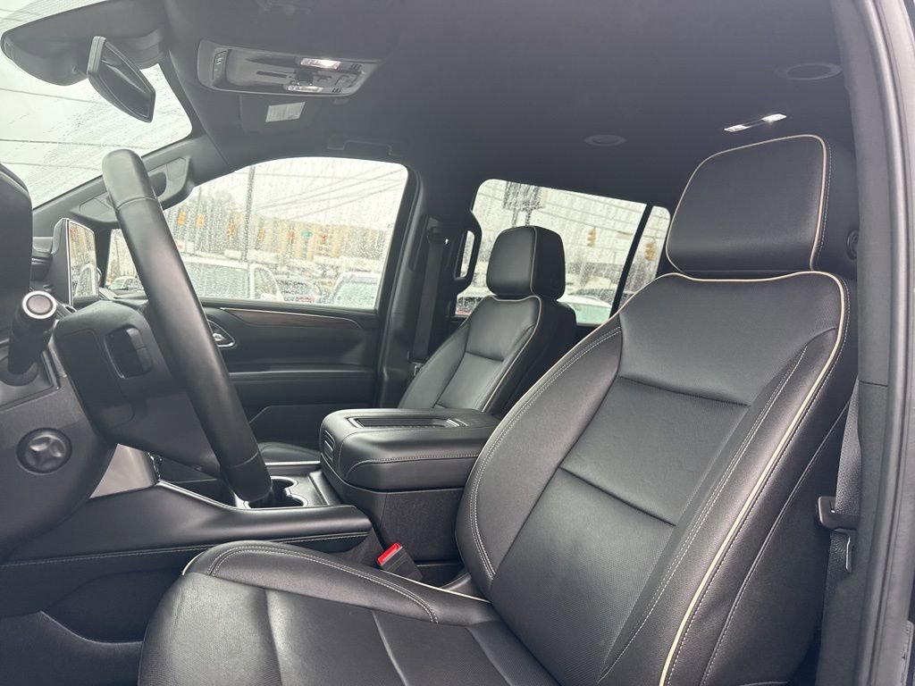 Used 2023 Chevrolet Suburban Premier image 19