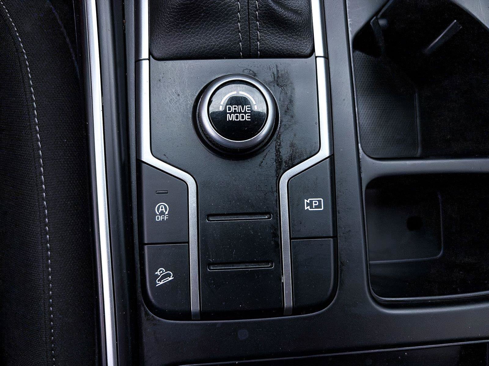 Used 2023 Kia Sorento LX FWD image 25