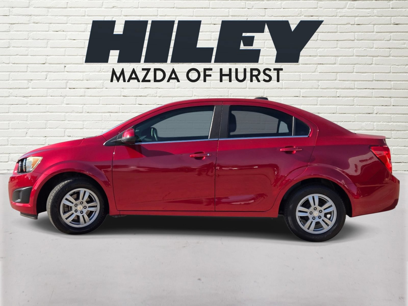 Used 2015 Chevrolet Sonic LT FWD image 4