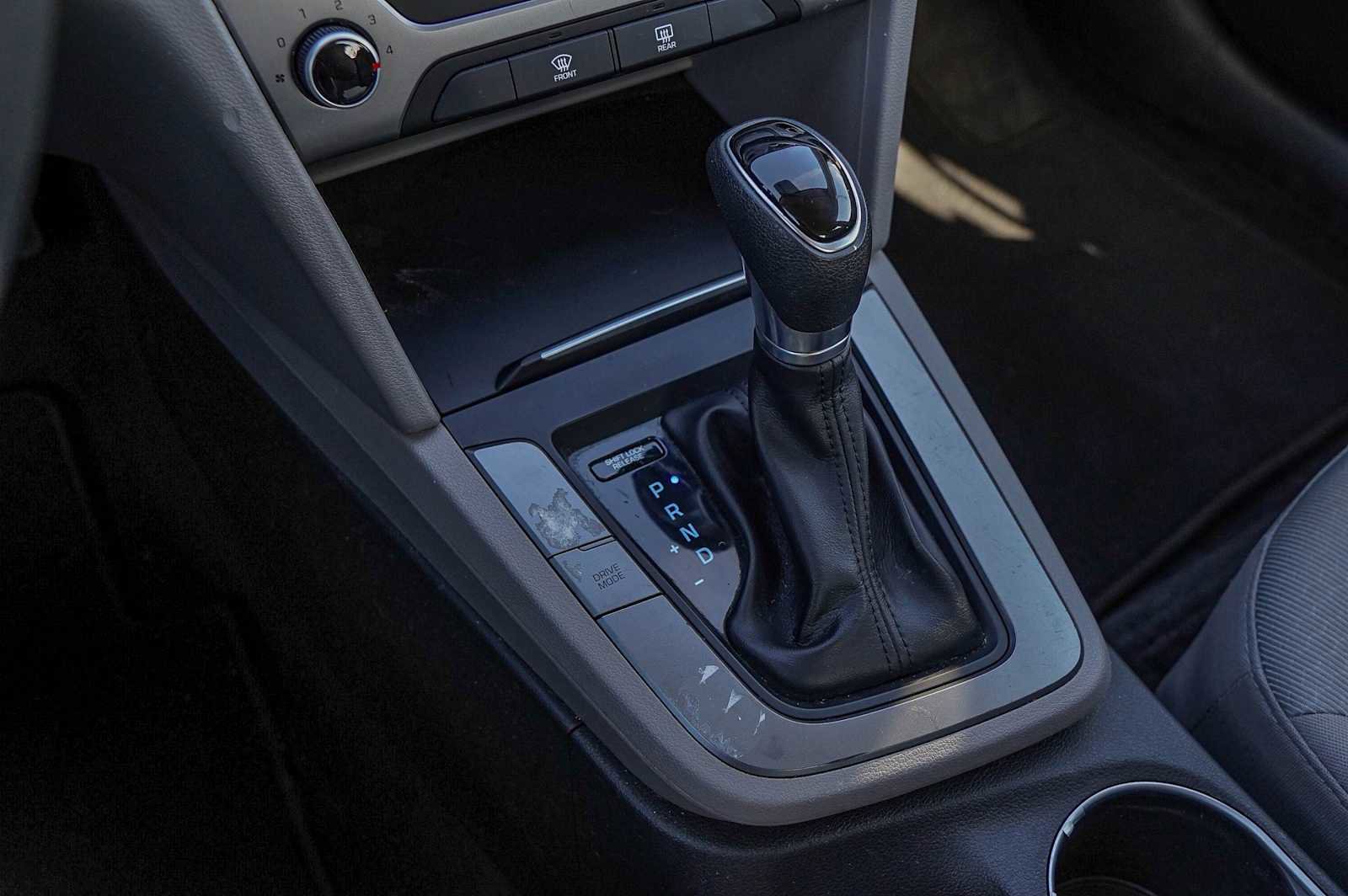 Used 2017 Hyundai Elantra SE image 20