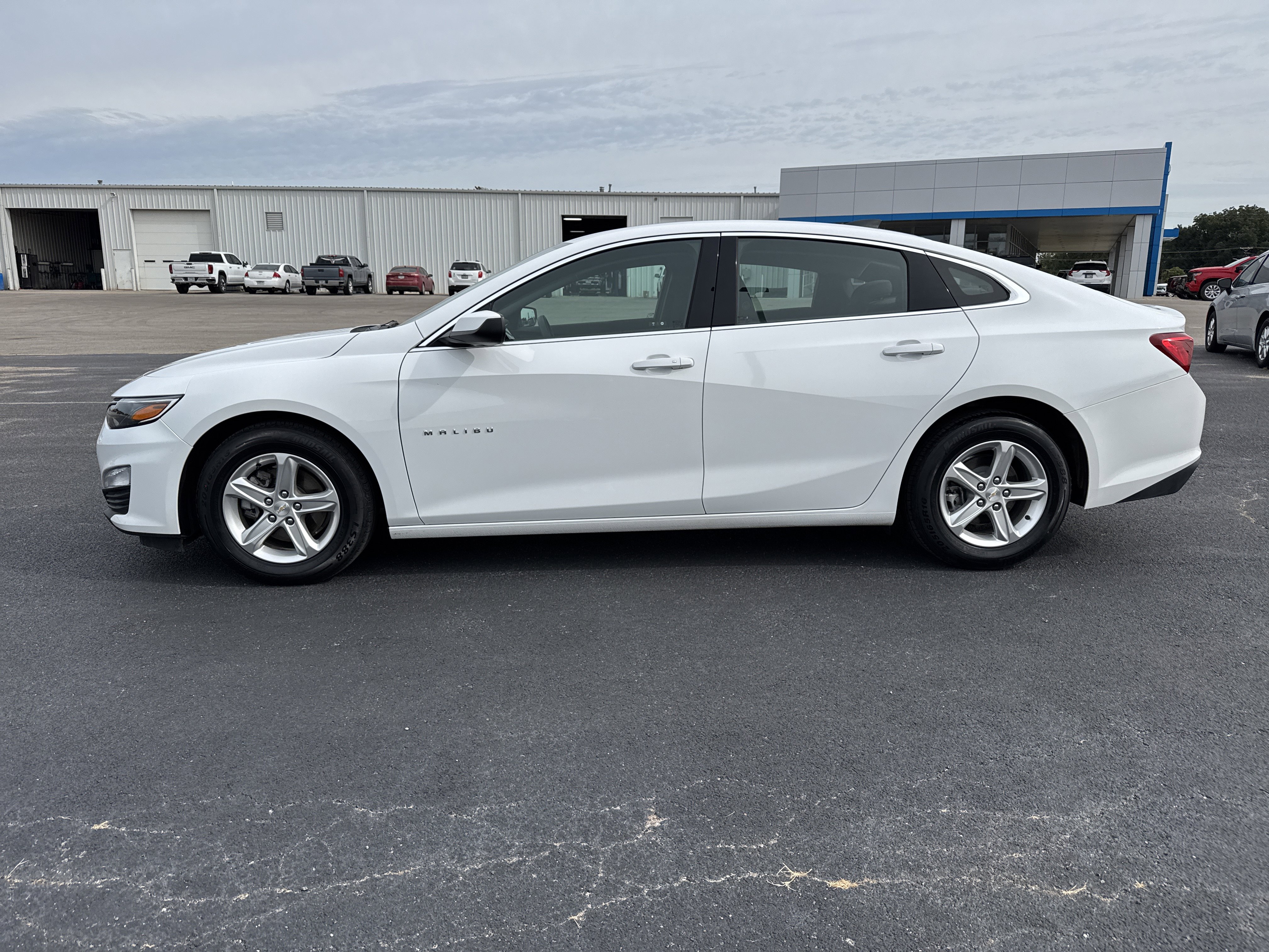 Used 2023 Chevrolet Malibu LS w/ Driver Confidence Package image 2