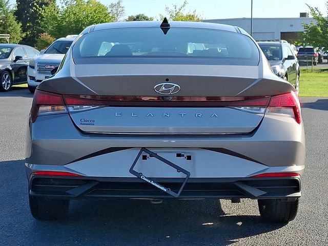 Used 2023 Hyundai Elantra SEL FWD image 8