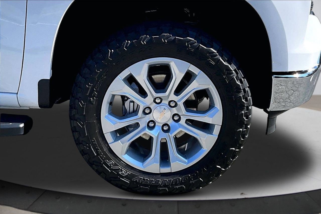 Used 2025 Chevrolet Silverado 1500 LTZ w/ Z71 Off-Road Package image 35